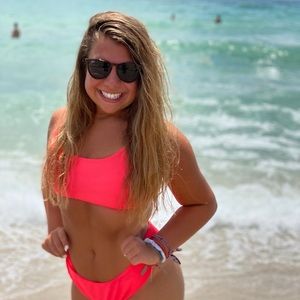 Meet your Posher, Annie